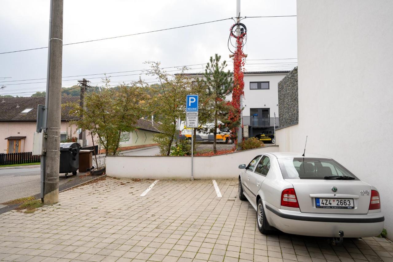 Apartmany Gemini Злін Екстер'єр фото